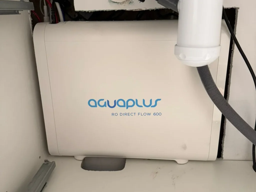 equipo de ósmosis inversa bajo fregadero para tratamiento de agua doméstica